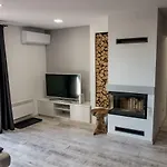 Loczy شقة